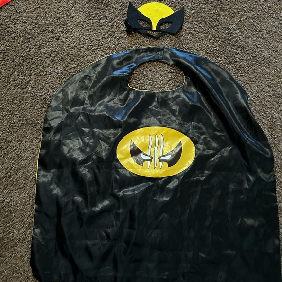 Set of 4 Toddler superhero mask and cape - Picture 2 of 4